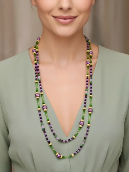 lila grün perlenkette in violett und smaragd
