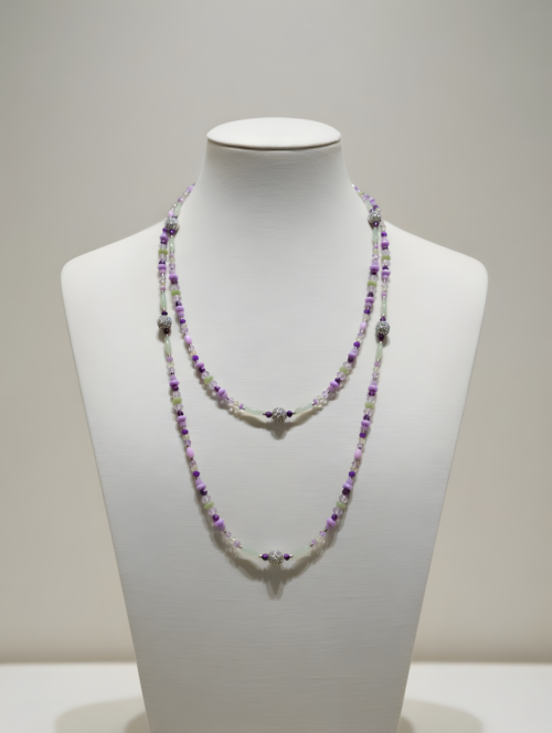 lavendel perlenkette – handgefertigtes statement in flieder und jadegrün