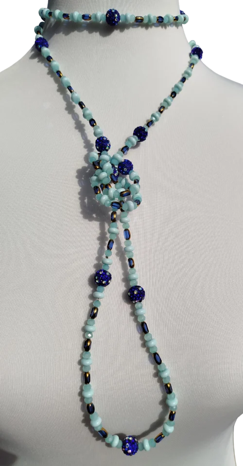 türkisstern perlenkette – handgefertigtes statement in azur und mitternachtsblau